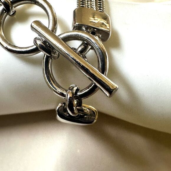 Silver tone pink rhinestone bracelet - Picture 4 of 7